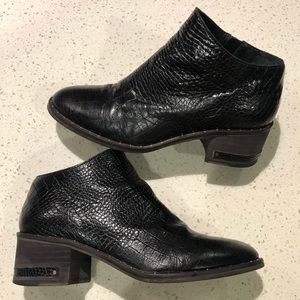 Frēda Salvador Black Croc ankle boots size 7